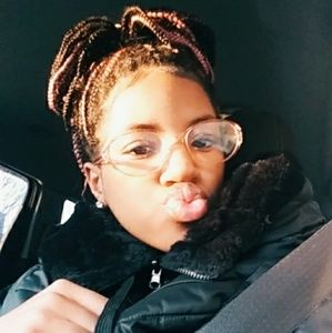 Meet your Posher, Marina